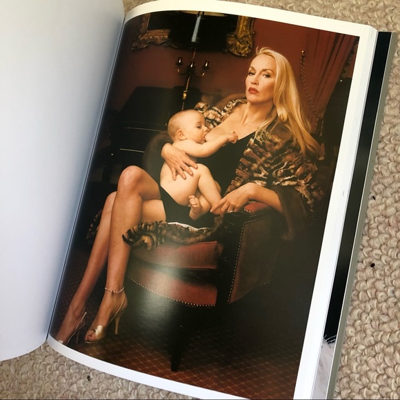 ✨ First SC Edition-Annie Leibovitz’s “Women” with essay by Susan Sontag. - Picture 5 of 16